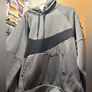 Nike Therma-Fit Hoodie L